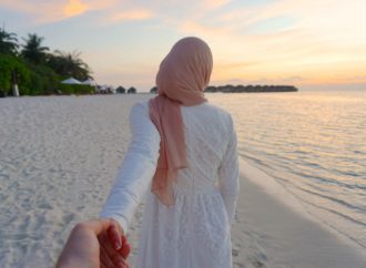 Dekat di Mata Jauh di Hati