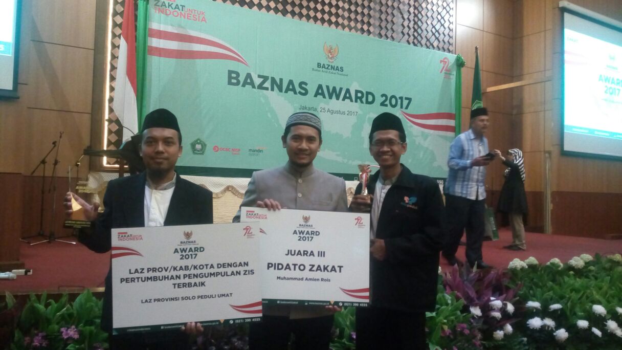 Solopeduli Terima Penghargaan di Ajang BAZNAS Award 2017