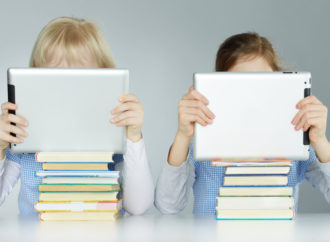 Tips Atasi Anak Kecanduan Gadget dan Televisi