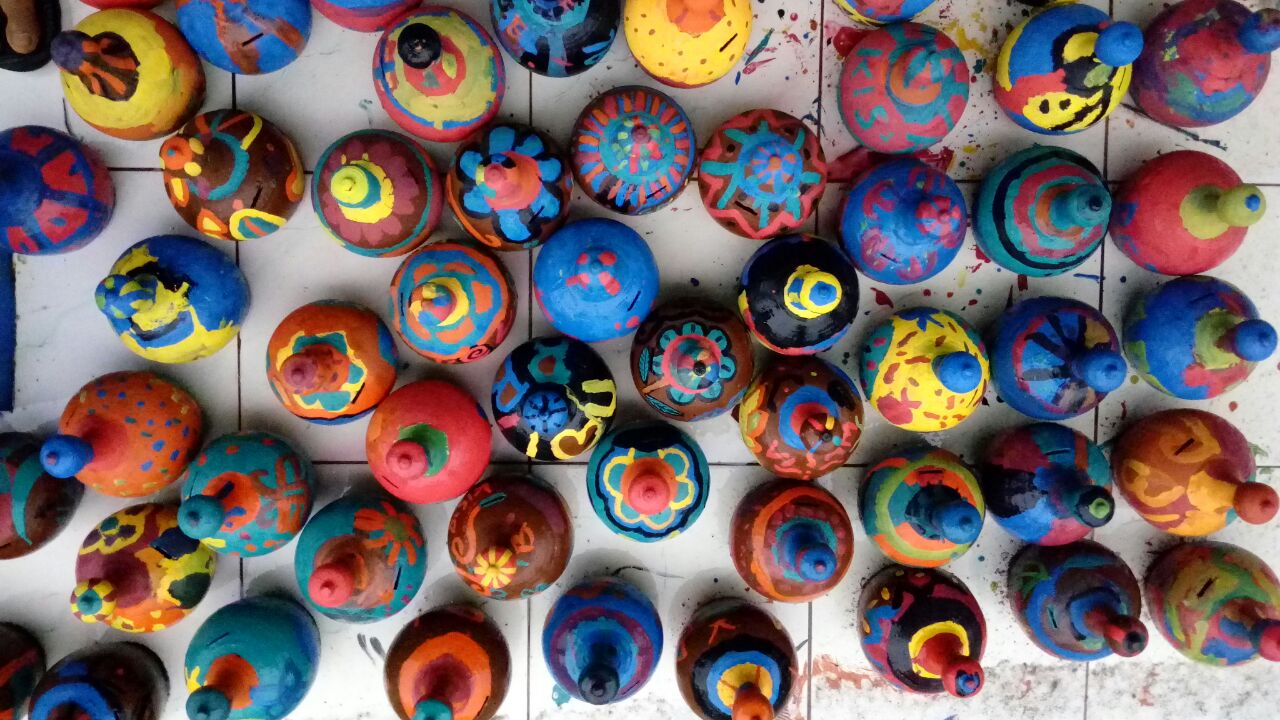 Implementasi Syukur: Tidak Mengeluh dan Rela Berbagi