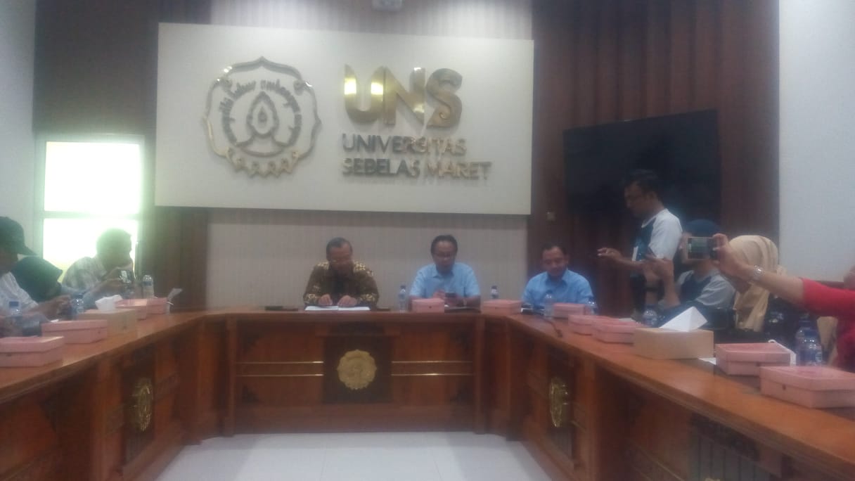 UNS Beri Penghargaan Pemerhati UMKM