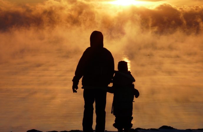 Merawat dan Melindungi Fitrah Anak