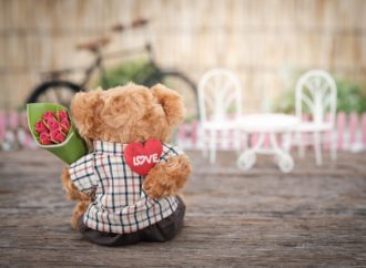 Anak Mulai Kenal dengan Pacaran, Berikan Pemahaman Ini pada Anak Anda