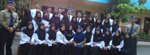 Mengenal Gol A Gong, Penulis dengan Segudang Aktivitas