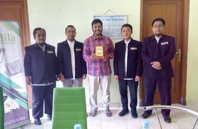 Tim Redaksi Majalah Syamil Ponpes Al Mukmin Ngruki Kunjungi Hadila