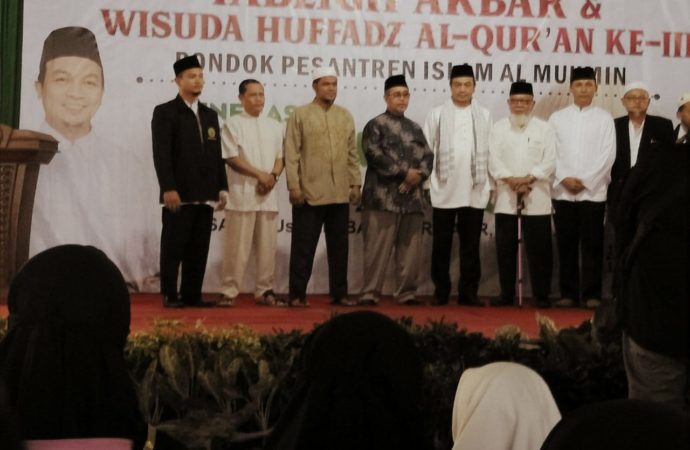Ustaz Bachtiar Nasyir: Alquran, Rahmat Terbesar dari Allah Swt
