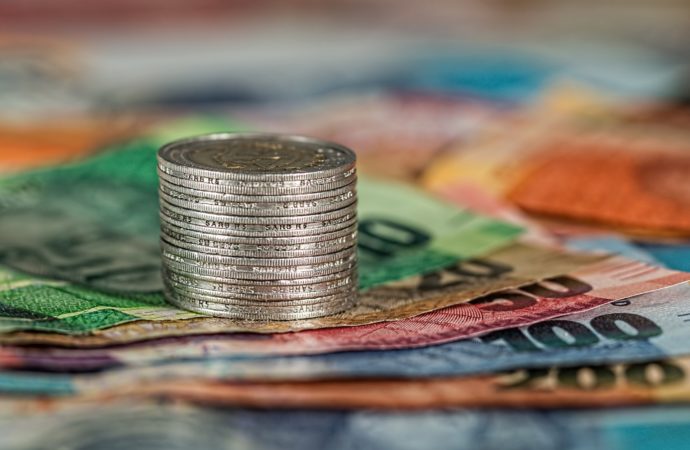 12 Amalan agar Allah Melapangkan Rezekimu