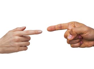 Lakukan Hal Ini jika Orangtua Sering Bertengkar karena Kondisi Ekonomi