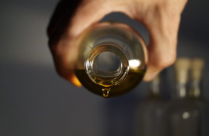 Manfaat Minyak Kelapa Murni, Mulai dari Anti Virus hingga Nutrisi untuk Ibu Hamil