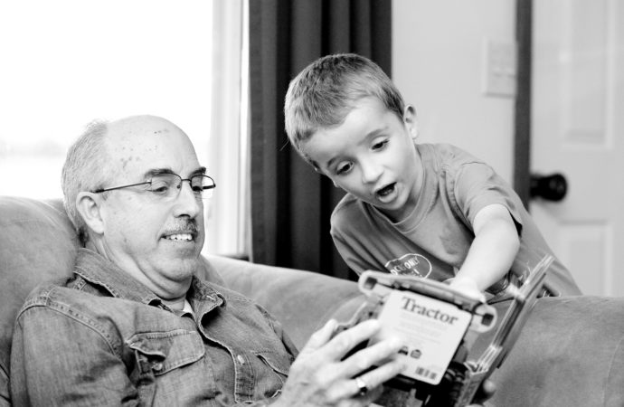 Peran Kakek dan Nenek dalam Mengajari Nilai Kehidupan pada Anak