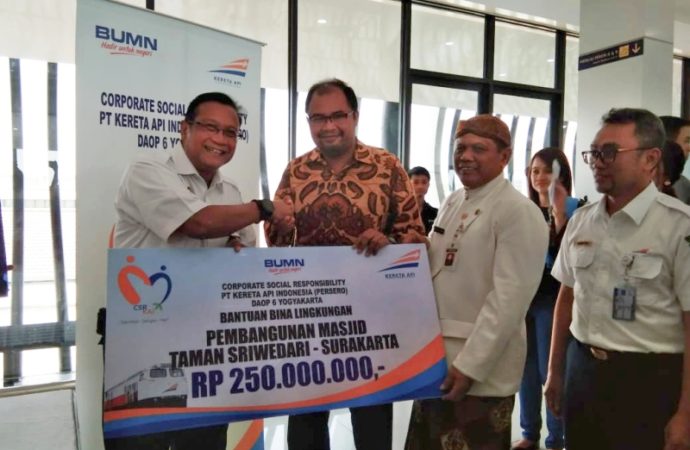 PT KAI Bantu Rp 250 Juta, Bank Mandiri Rp 60 Juta untuk Pembangunan MTSS