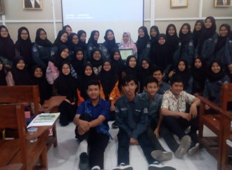 Upgrade Ilmu Anggota Baru, Tim Jurnalistik SMA Al-Islam 1 Surakarta Gelar Workshop Jurnalistik