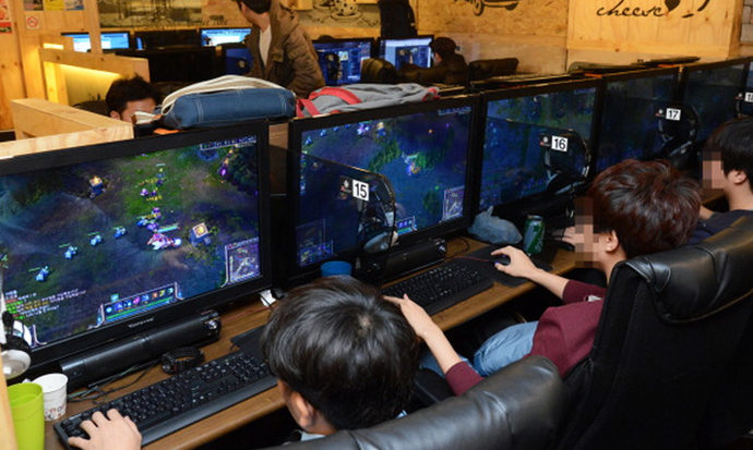 Anak Kecanduan Game Online? Ini Tips untuk Mengatasinya