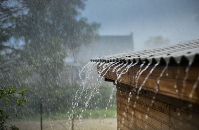 Puncak Musim Hujan Tiba, Begini Cara Menjaga Kesehatan di Musim Hujan