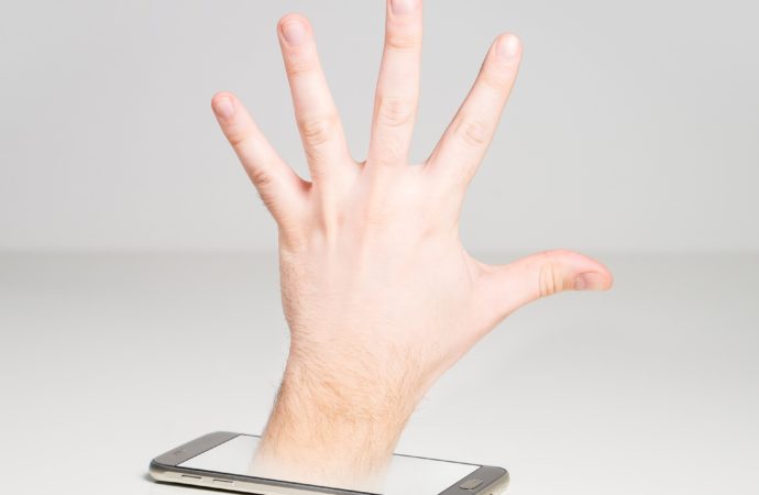 Soal Penggunaan HP, Prinsip atau Tidak Prinsip?