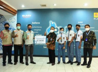 Sinergi YBN PLN Surakarta – SOLOPEDULI Salurkan Beasiswa untuk SMK IT Smart Informatika