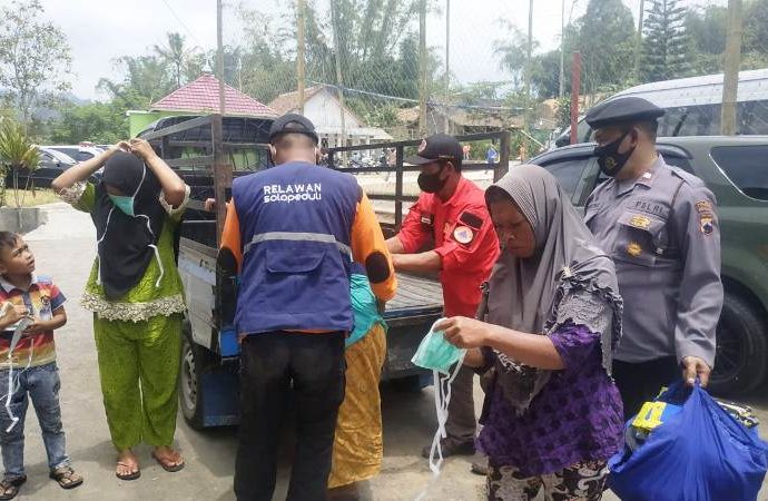 Tim Sigab SOLOPEDULI Bantu Evakuasi Warga Kawasan Merapi