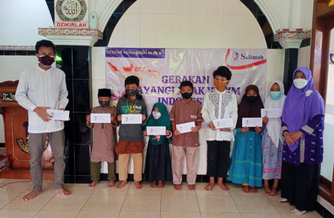 Peduli Yatim dan Duafa, Salimah Surakarta Beri Santunan