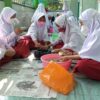 Rekayasa Pangan Non-Minyak, Murid SDIT Nur Hidayah Belajar Membuat Telur Asin Rempah