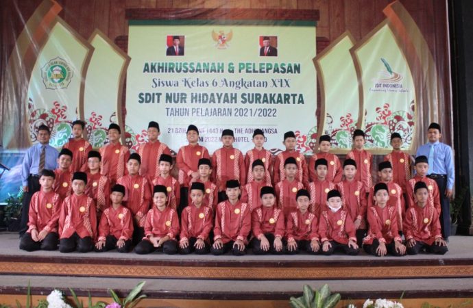Gelar Acara Wisuda, Murid Kelas VI SDIT Nur Hidayah Solo Lulus 100 Persen
