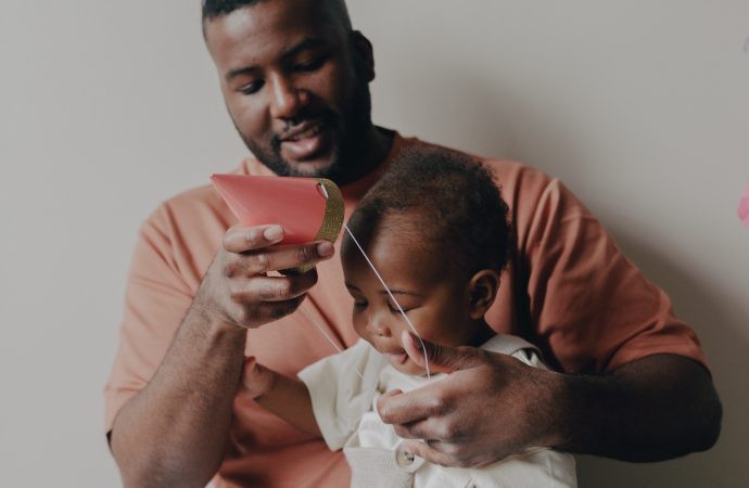 Cara Agar Anak Lancar Bicara yang Bisa Orang Tua Ikuti