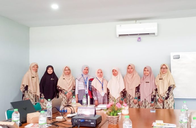 SDIT Ulul Albab 2 Purworejo Kunjungi Majalah Hadila