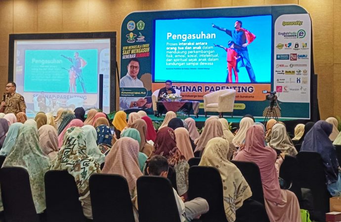 Peduli Generasi Stroberi, PAUD IT dan SD IT Nur Hidayah Surakarta Gelar Seminar Parenting