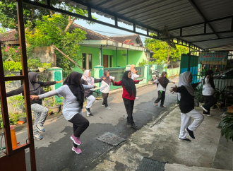 Kader dan Lansia Tohudan Bersama Kendalikan Hipertensi Melalui Senam Kebugaran Jasmani