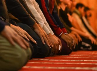 Ketika Allah Swt Memanggilnya: Mengutamakan Salat Berjemaah di Masjid